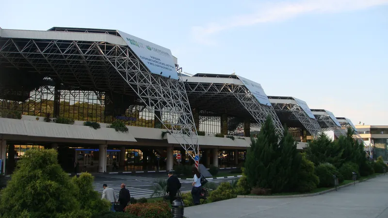 Аэровокзал международного аэропорта Сочи в Адлере
