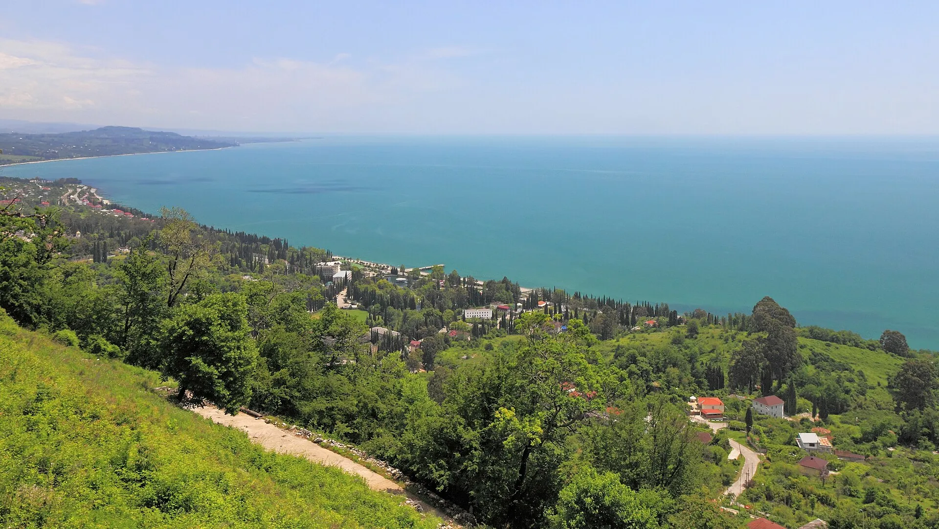 Горы Ткуарчальского района, где находится Акармара